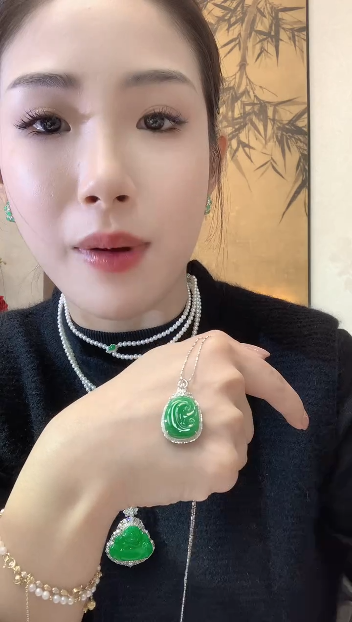 【闪购商品】翡翠吊坠(不含链)18K金镶嵌A14