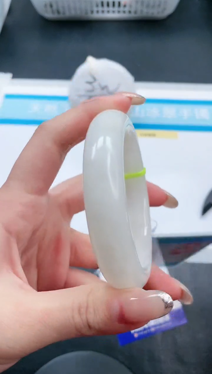 【闪购商品】和田玉手镯未镶嵌13V343-57