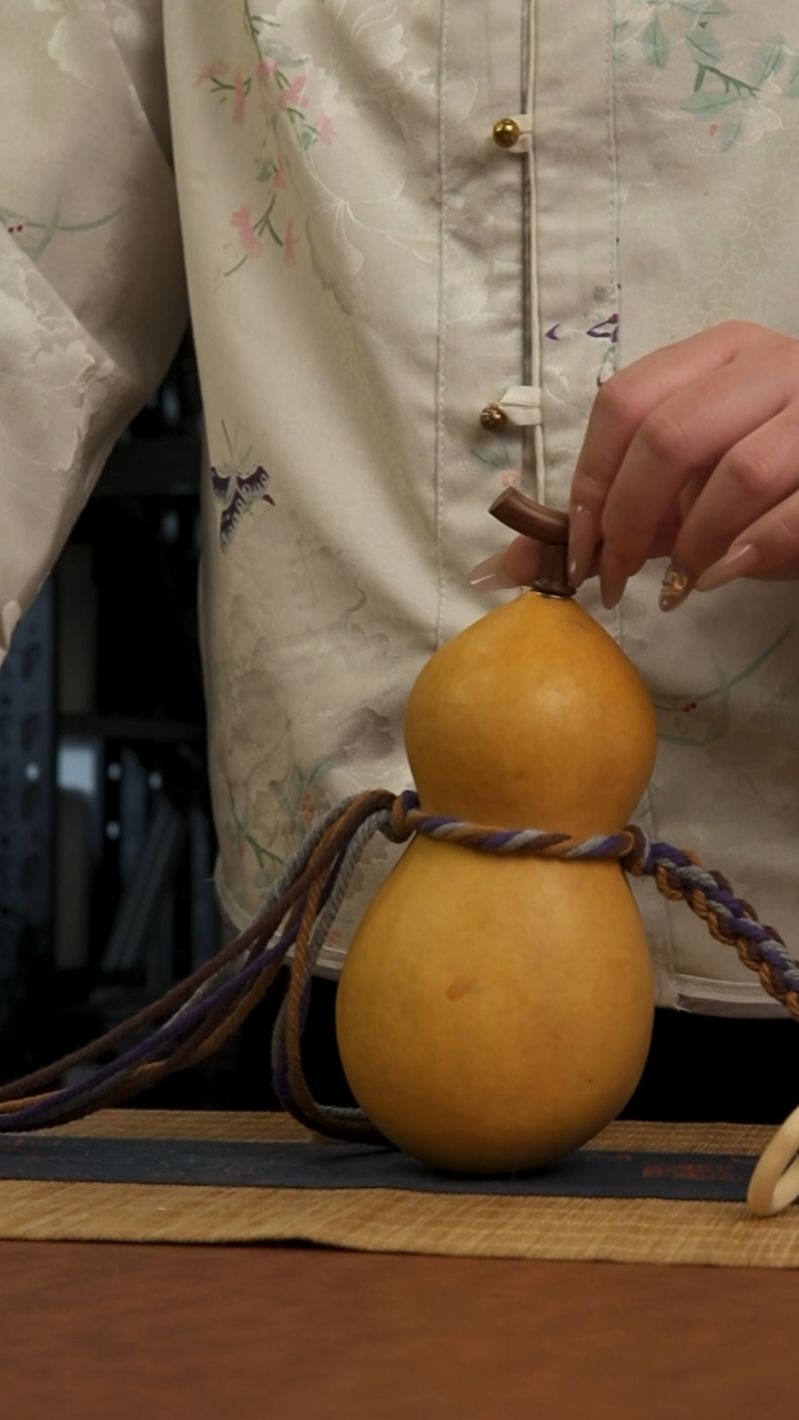 748号 天然热水酒葫芦 一物一拍（有瑕介意勿拍）