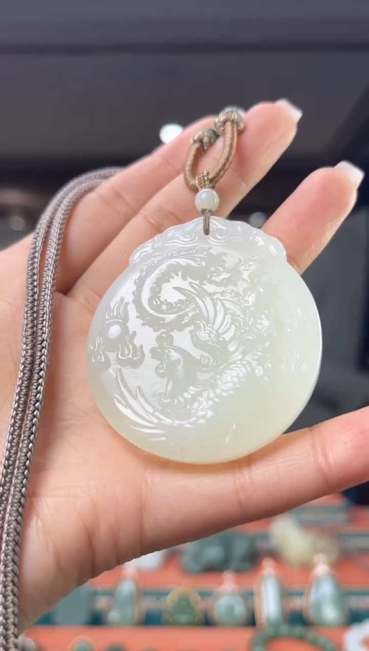 颈饰未镶嵌和田玉佩佩