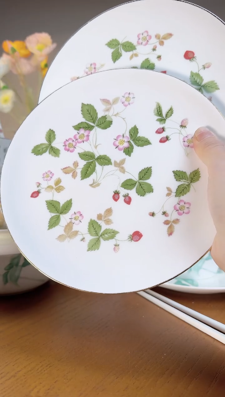 【闪购商品】高骨瓷8寸浅盘4个高骨瓷8寸浅盘4个