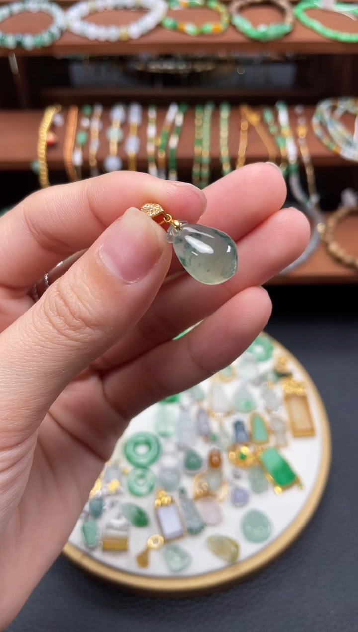 【闪购商品】翡翠吊坠(不含链)18K金镶嵌一个 JK473