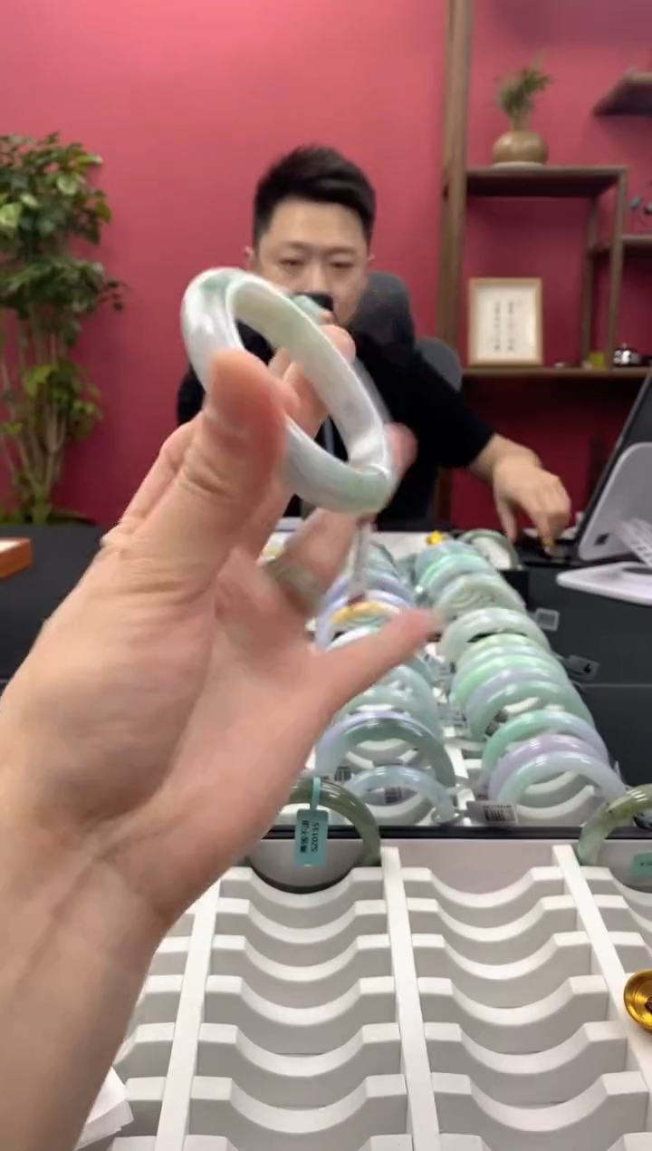 【闪购商品】翡翠手镯未镶嵌000046032