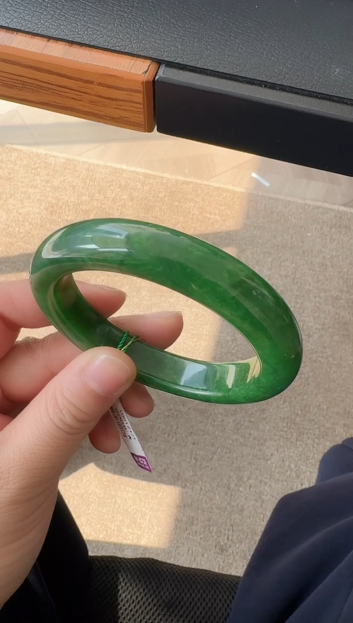 【闪购商品】和田玉荣倩未镶嵌58手镯