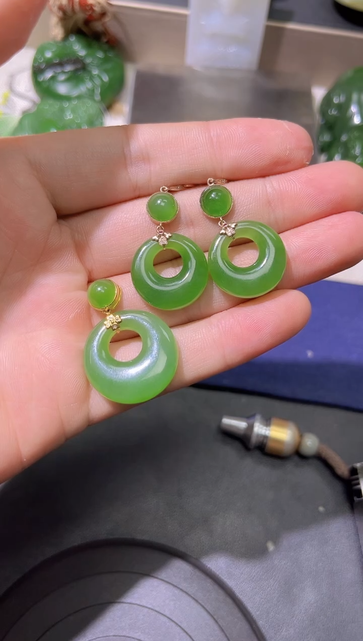 【闪购商品】和田玉挂件18K金镶嵌一套