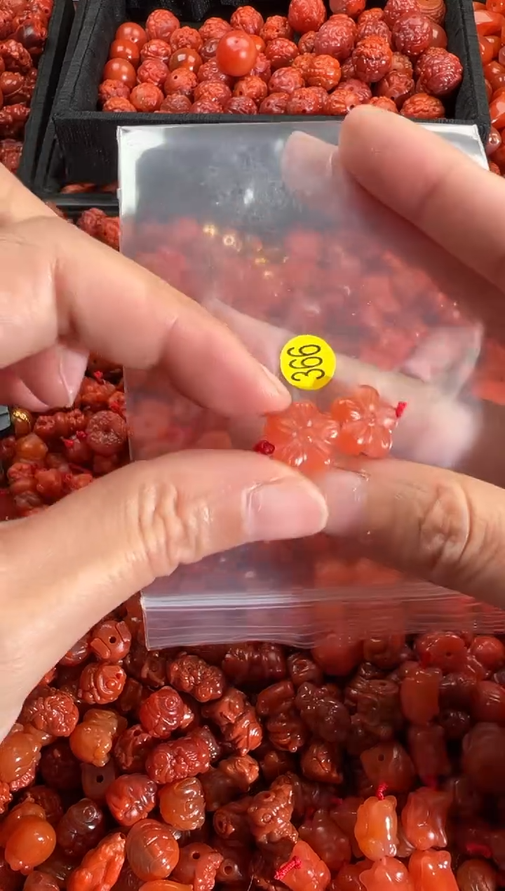 【闪购商品】南红玛瑙颈饰未镶嵌1