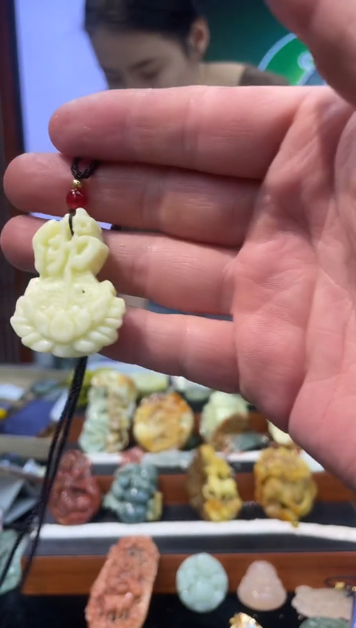 【闪购商品】岫玉吊坠未镶嵌·