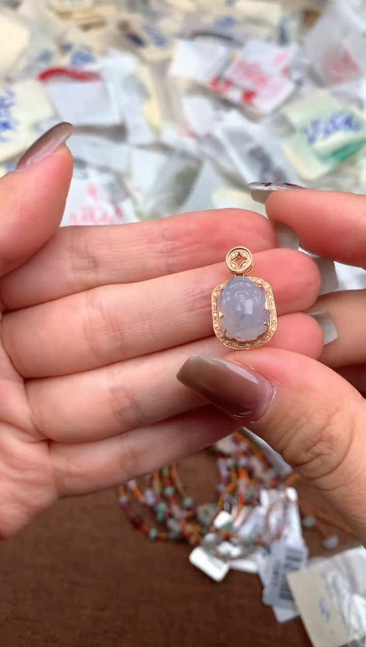 18K金镶嵌挂件翡翠—