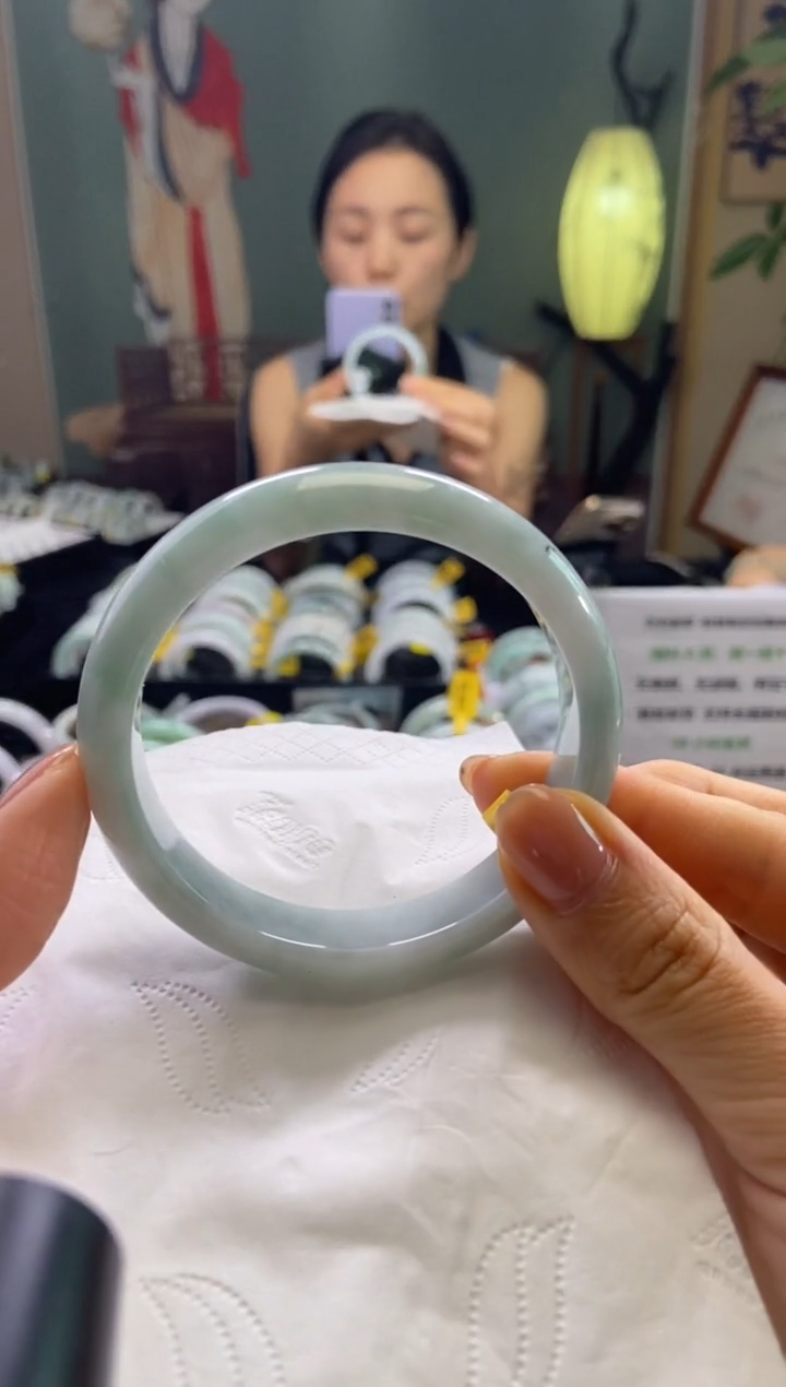 翡翠手镯未镶嵌58.1圈口t