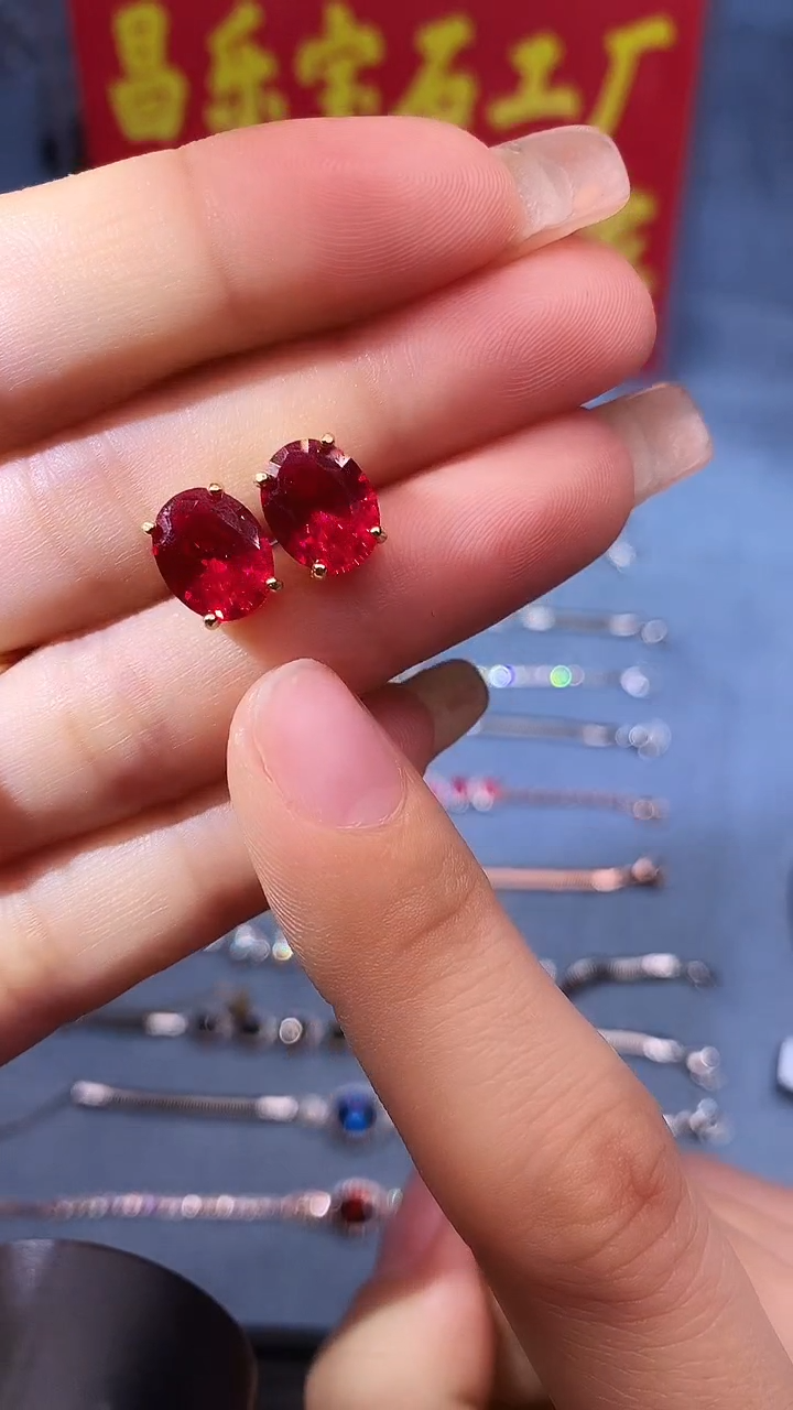 【闪购商品】红宝石耳饰银S925镶嵌11111