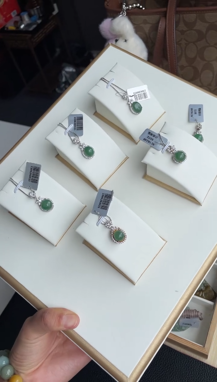 吊坠(不含链)银S925镶嵌翡翠天然缅甸A货翡翠多样性发其一