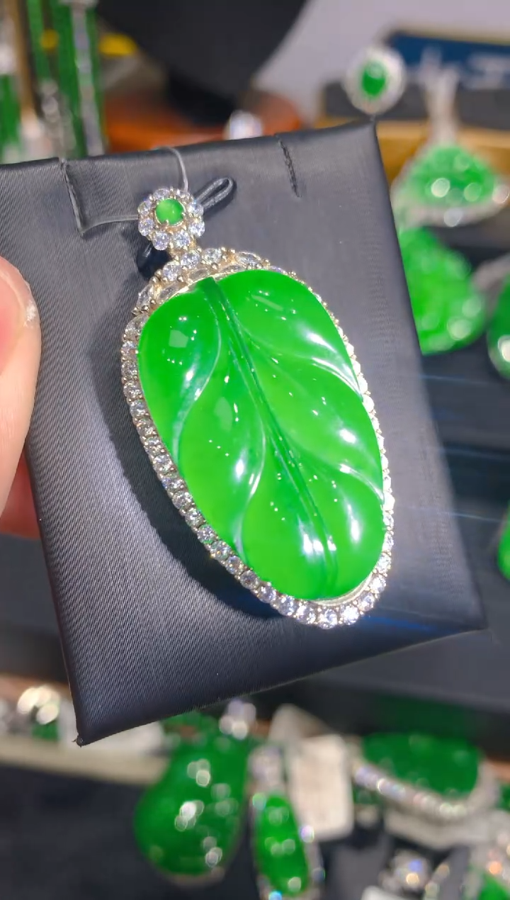 【闪购商品】翡翠颈饰银S925镶嵌49一季