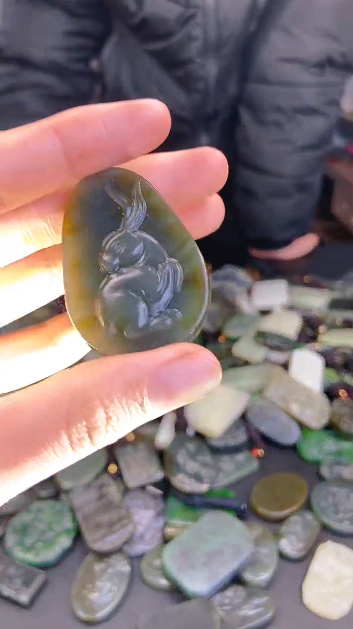 颈饰未镶嵌和田玉1