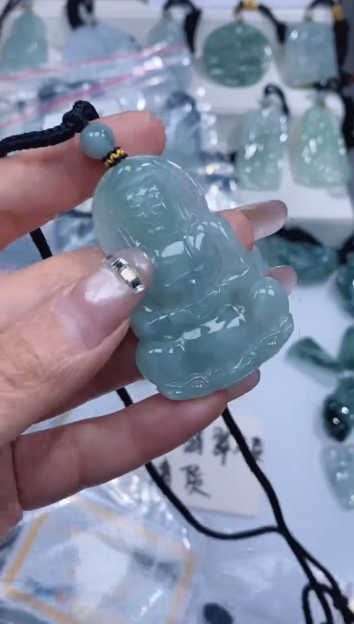 颈饰未镶嵌翡翠吊坠