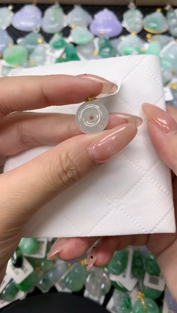 颈饰18K金镶嵌翡翠111111111111