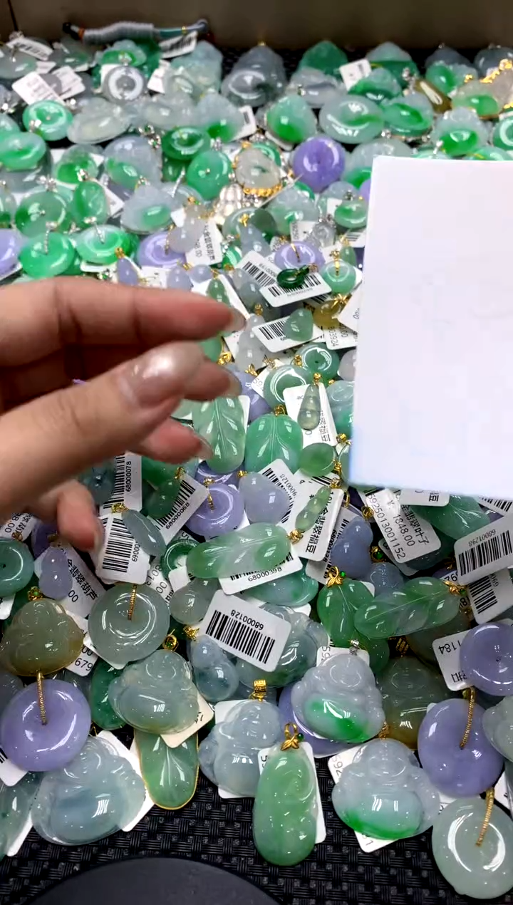 【闪购商品】翡翠颈饰18K金镶嵌1111111111111111