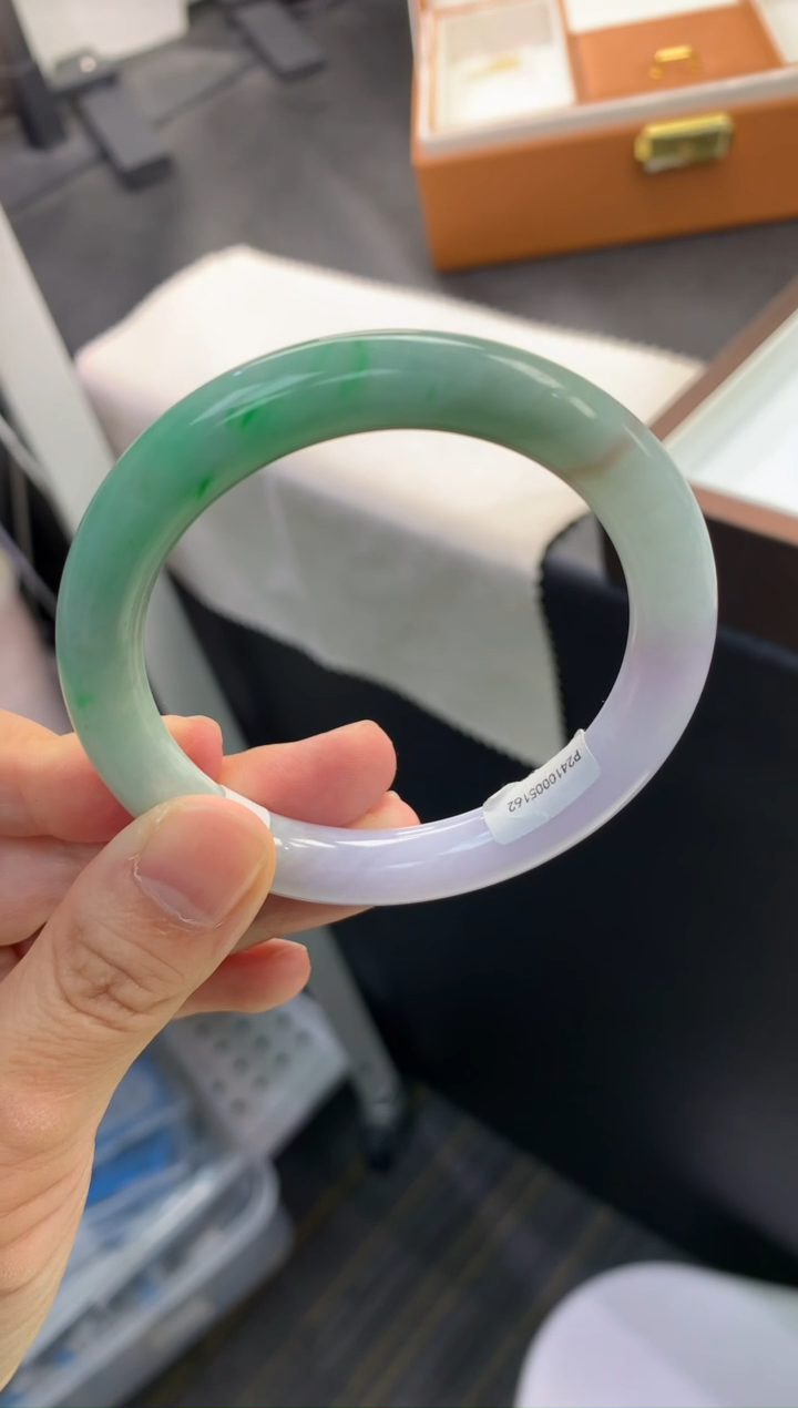 未镶嵌手镯翡翠退货需手镯吊牌标签完好