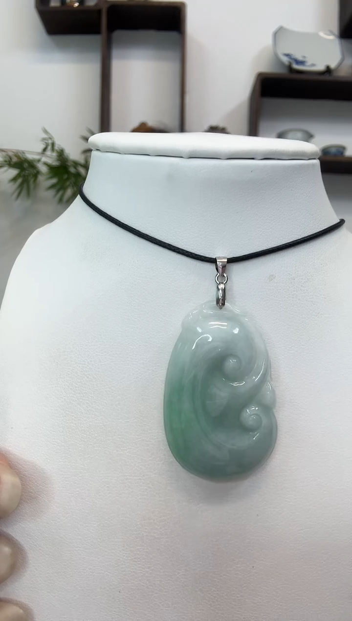 颈饰银S925镶嵌翡翠如意