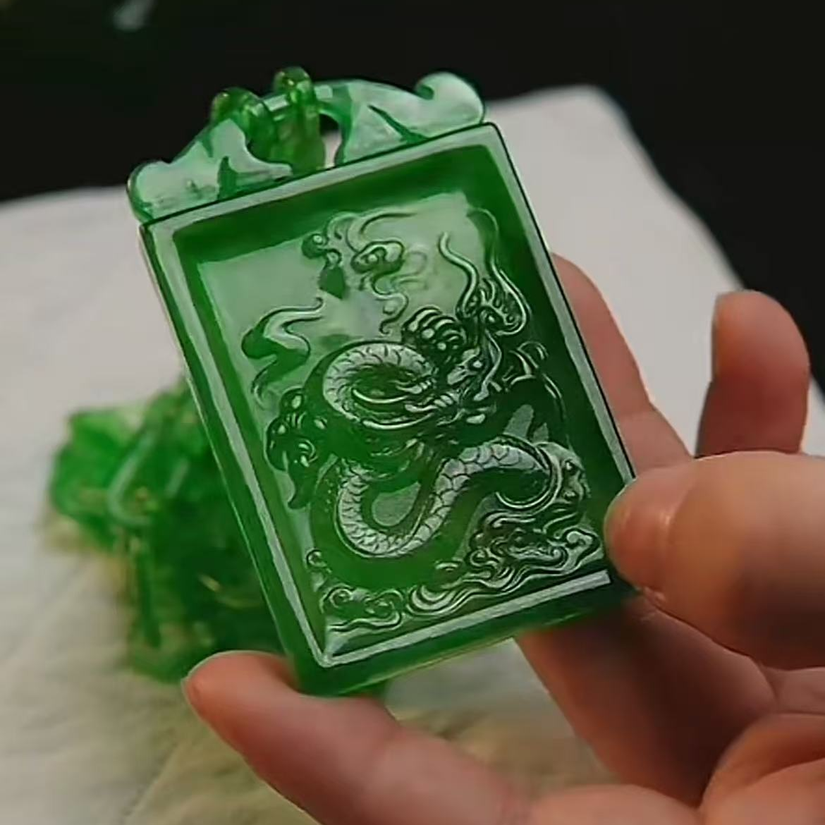 【华夏文物甄选商店02235】翡翠海水龙纹项链