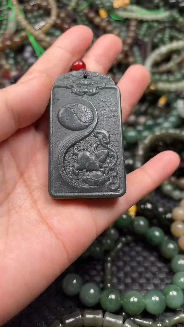 颈饰未镶嵌和田玉1