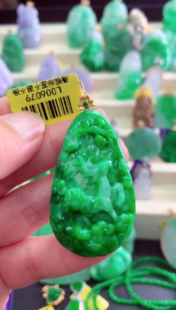 吊坠(不含链)18K金镶嵌翡翠挂件