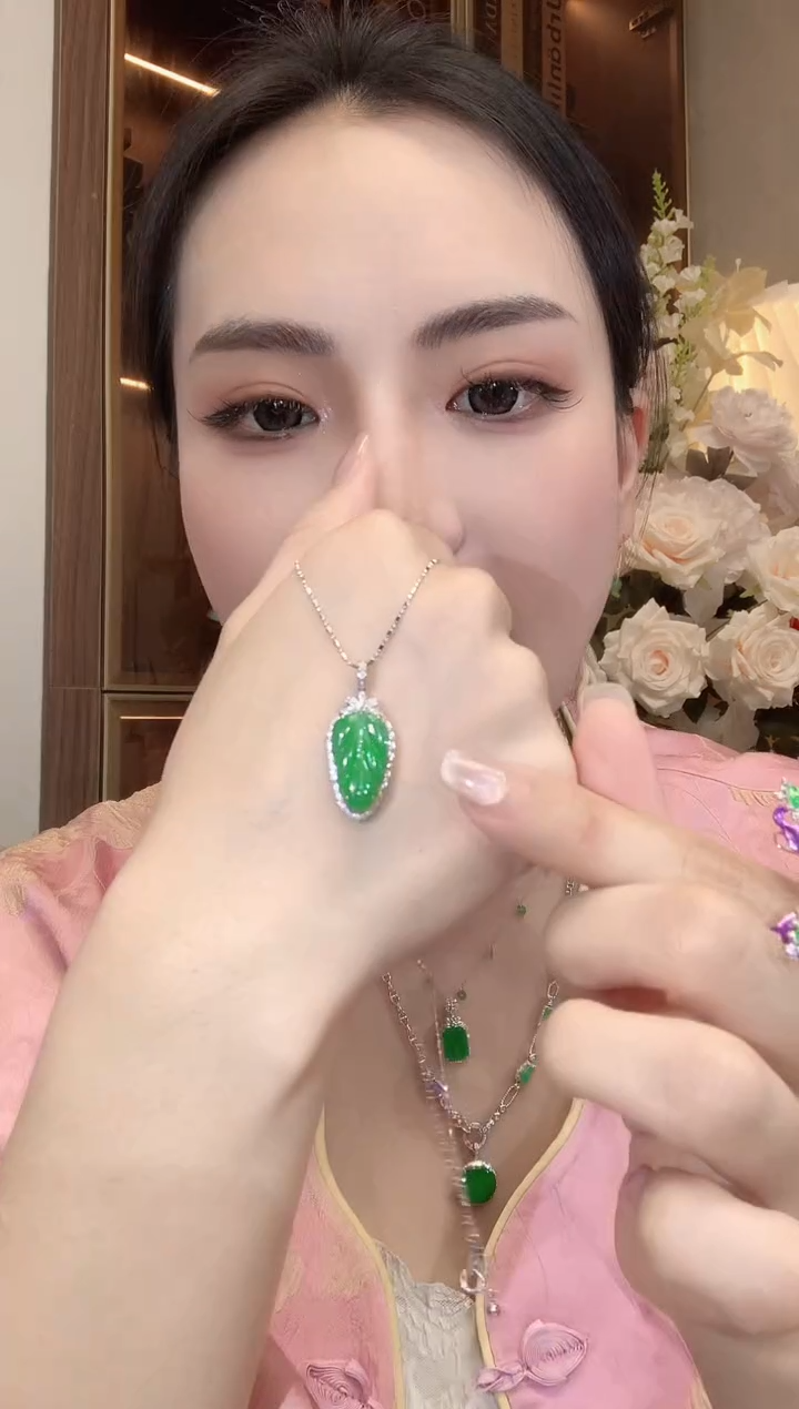 【闪购商品】翡翠吊坠(不含链)18K金镶嵌A2 多样性发货一件