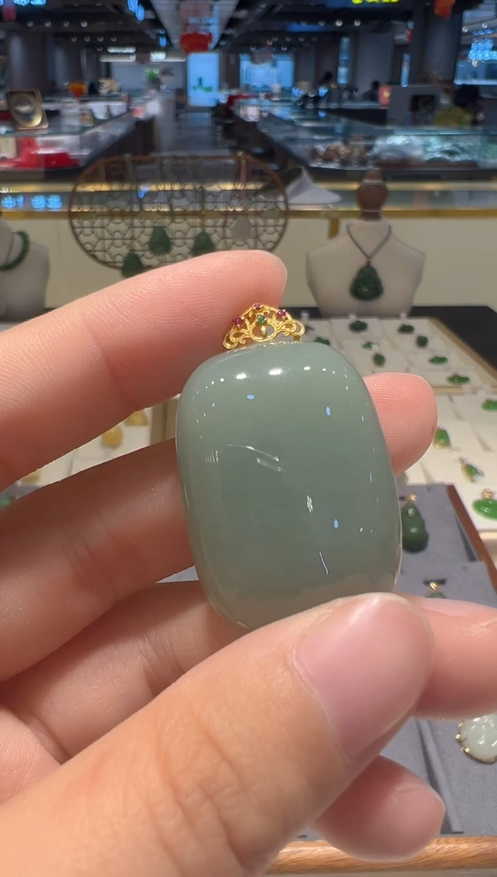 【闪购商品】和田玉颈饰18K金镶嵌25