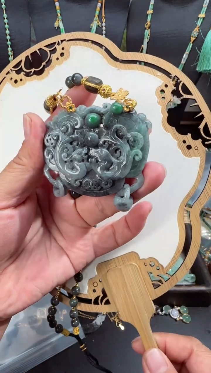 【闪购商品】翡翠颈饰未镶嵌拍照