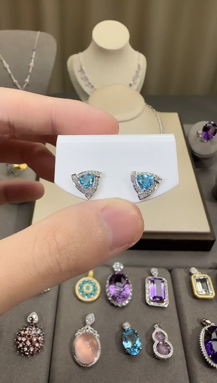 银S925镶嵌托帕石耳饰8mm耳钉简约设计款