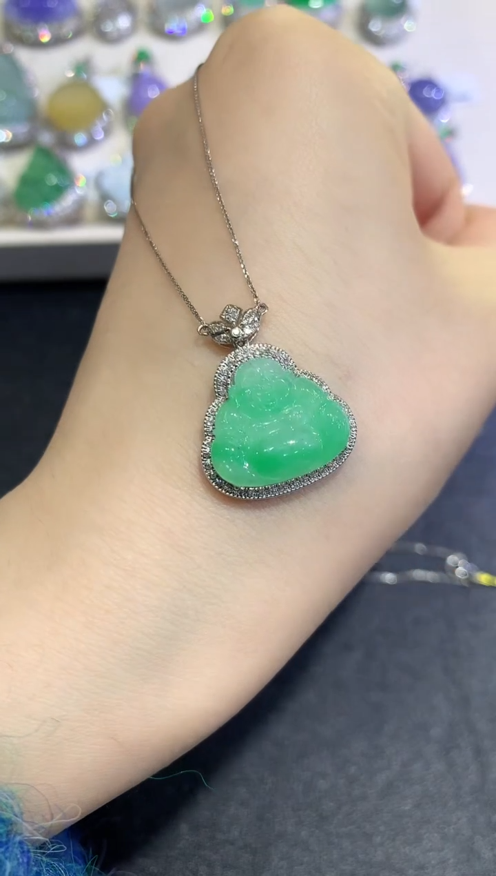 【闪购商品】翡翠颈饰18K金镶嵌C44   