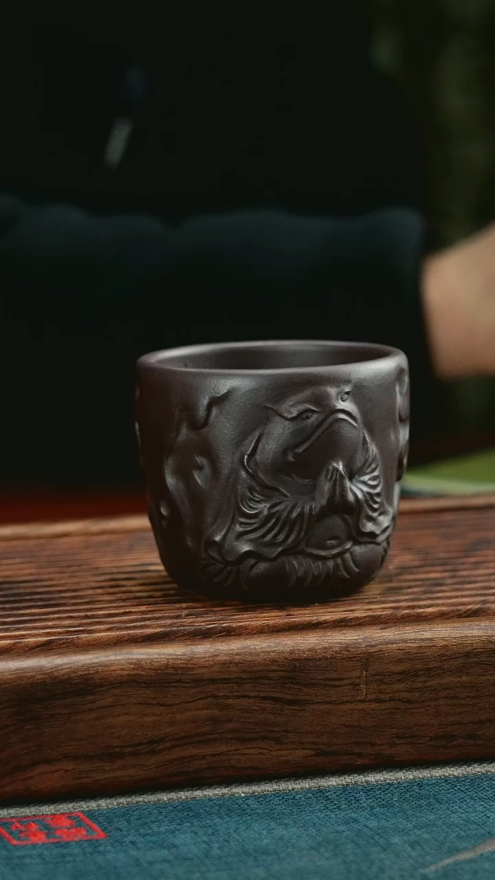 【闪购商品】紫砂茶杯石红蟾仙