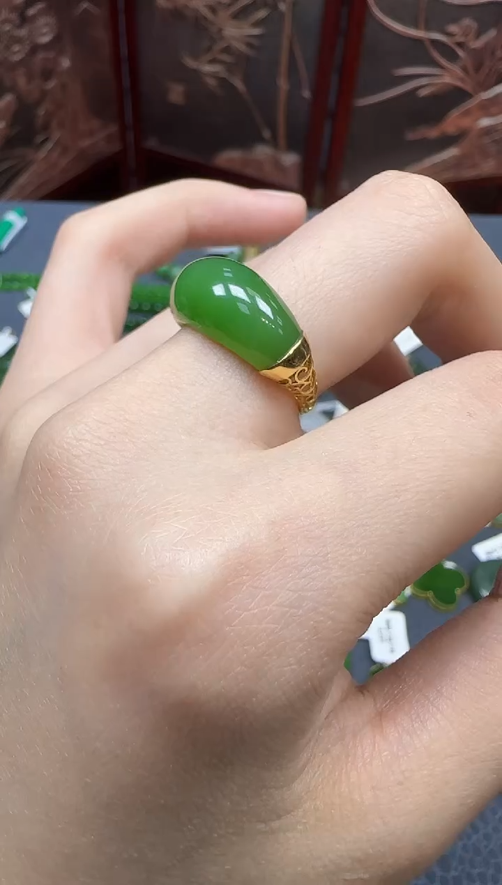和田玉戒指18K金镶嵌1