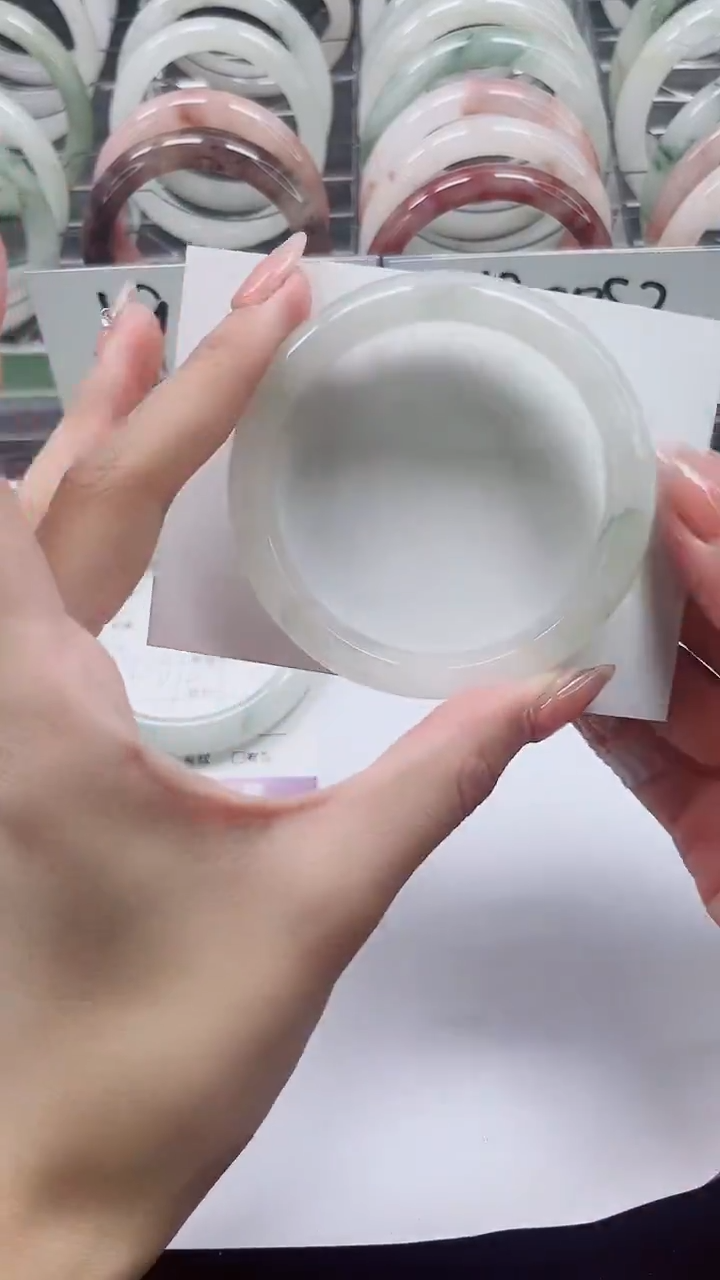 【闪购商品】石英质玉手镯未镶嵌A54-54/55