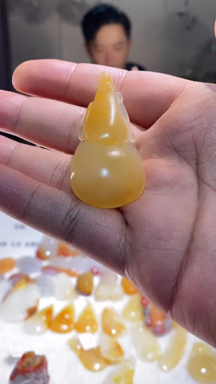 未镶嵌石英质玉吊坠吊坠