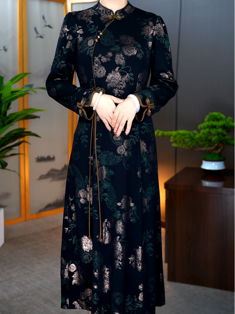 不加绒 2025新款优雅气质妈妈装遮肉显瘦中长款连衣裙