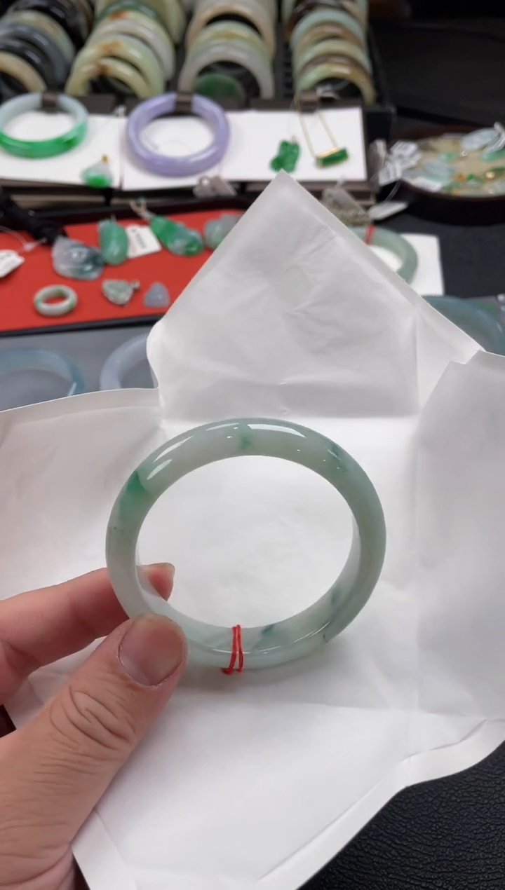 【闪购商品】翡翠手镯未镶嵌手镯