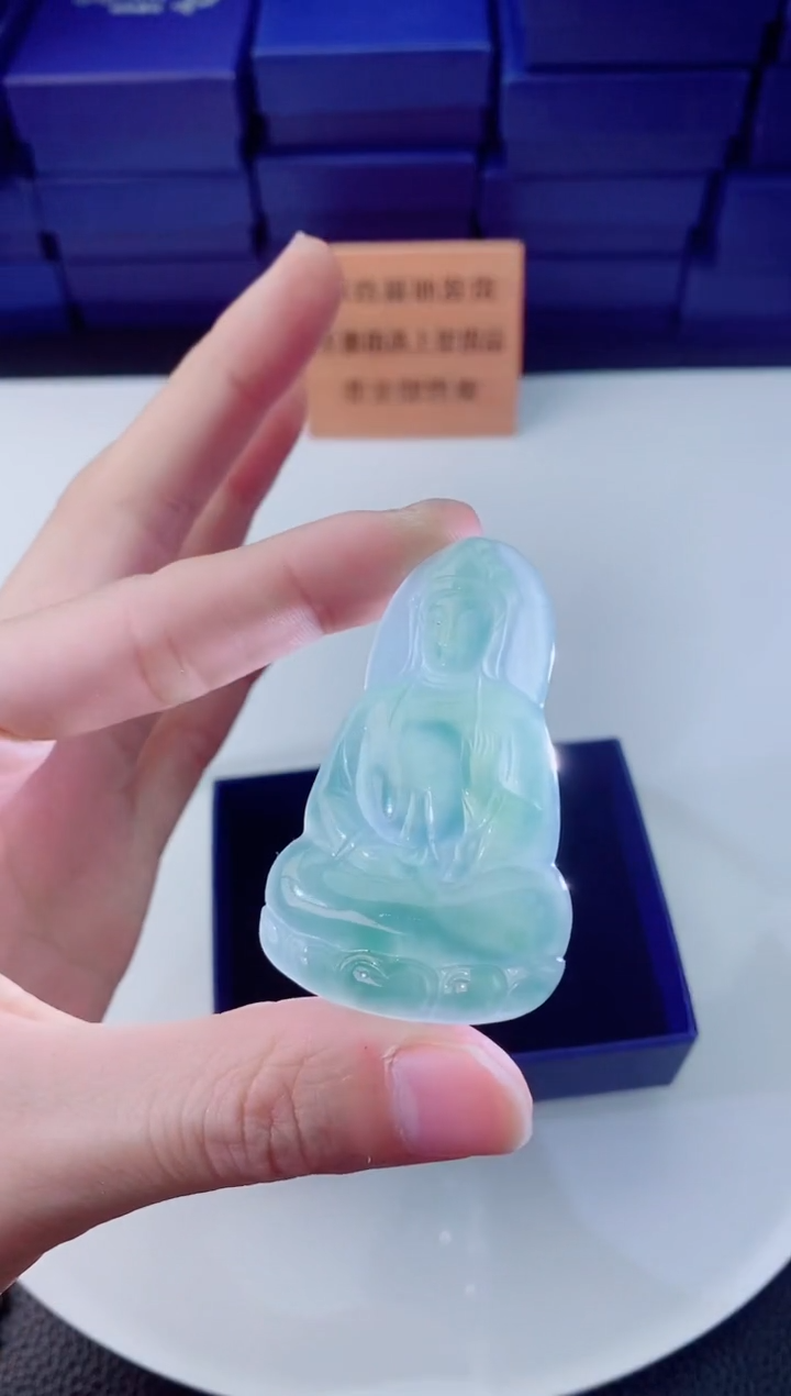 翡翠未镶嵌颈饰