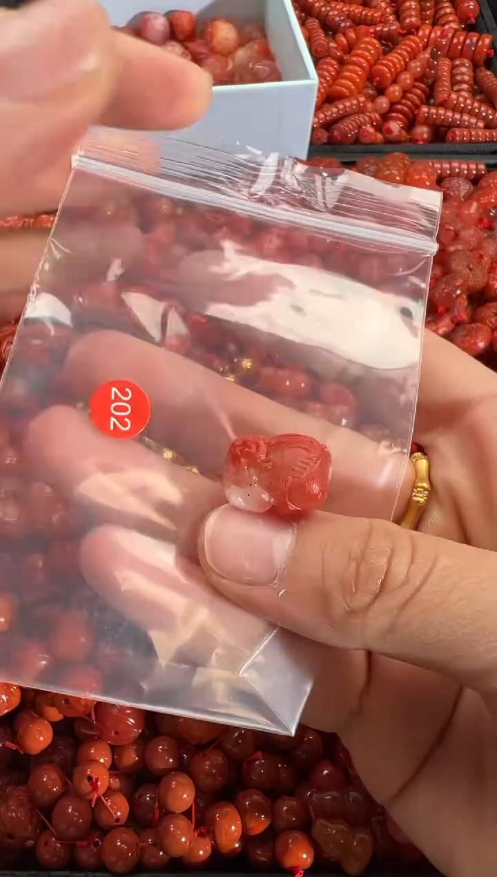 【闪购商品】南红玛瑙颈饰未镶嵌1