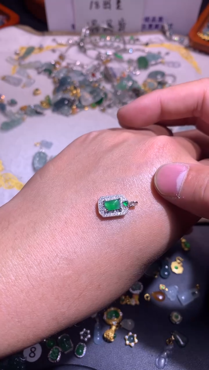 【闪购商品】翡翠吊坠(不含链)银S925镶嵌1