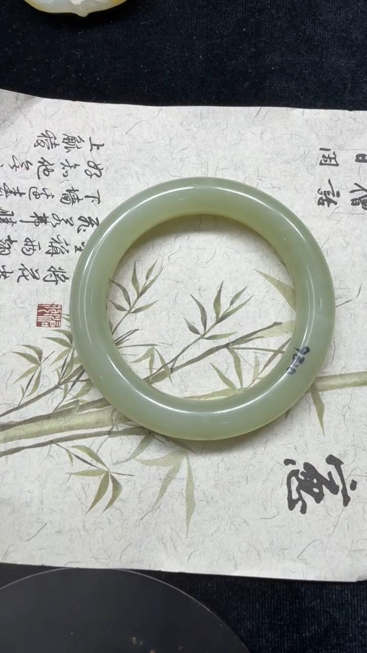 和田玉手镯未镶嵌210圈口54.8