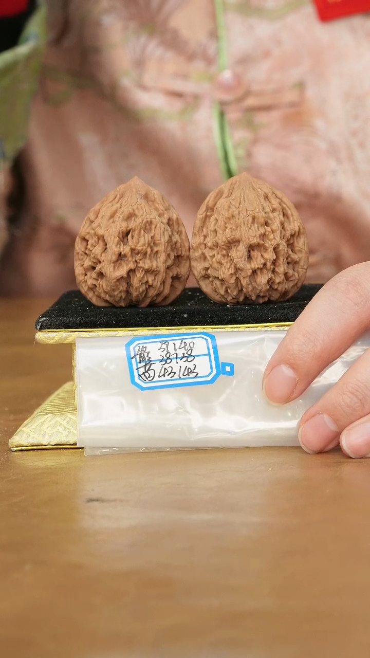 把件文玩核桃麦穗虎头