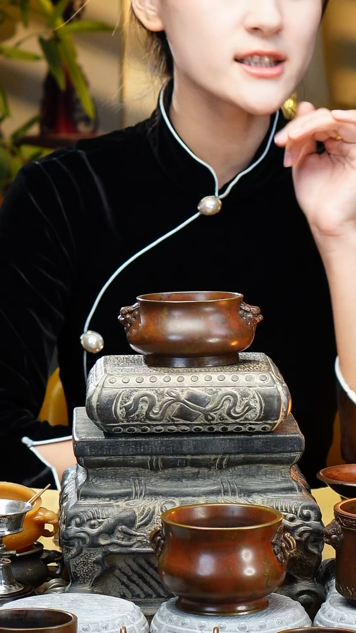 炉天下大红袍深腹狮耳炉