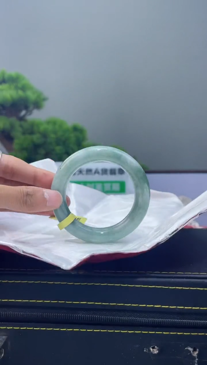 【闪购商品】翡翠手镯未镶嵌17手镯