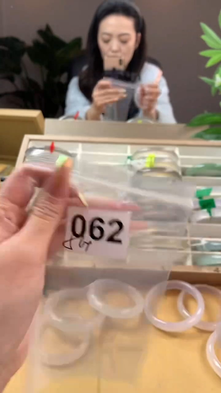 【闪购商品】玛瑙/玉髓手镯未镶嵌062