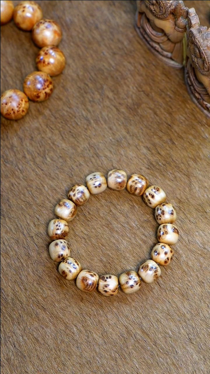 【闪购商品】柏木（崖柏）手作木制雕刻品