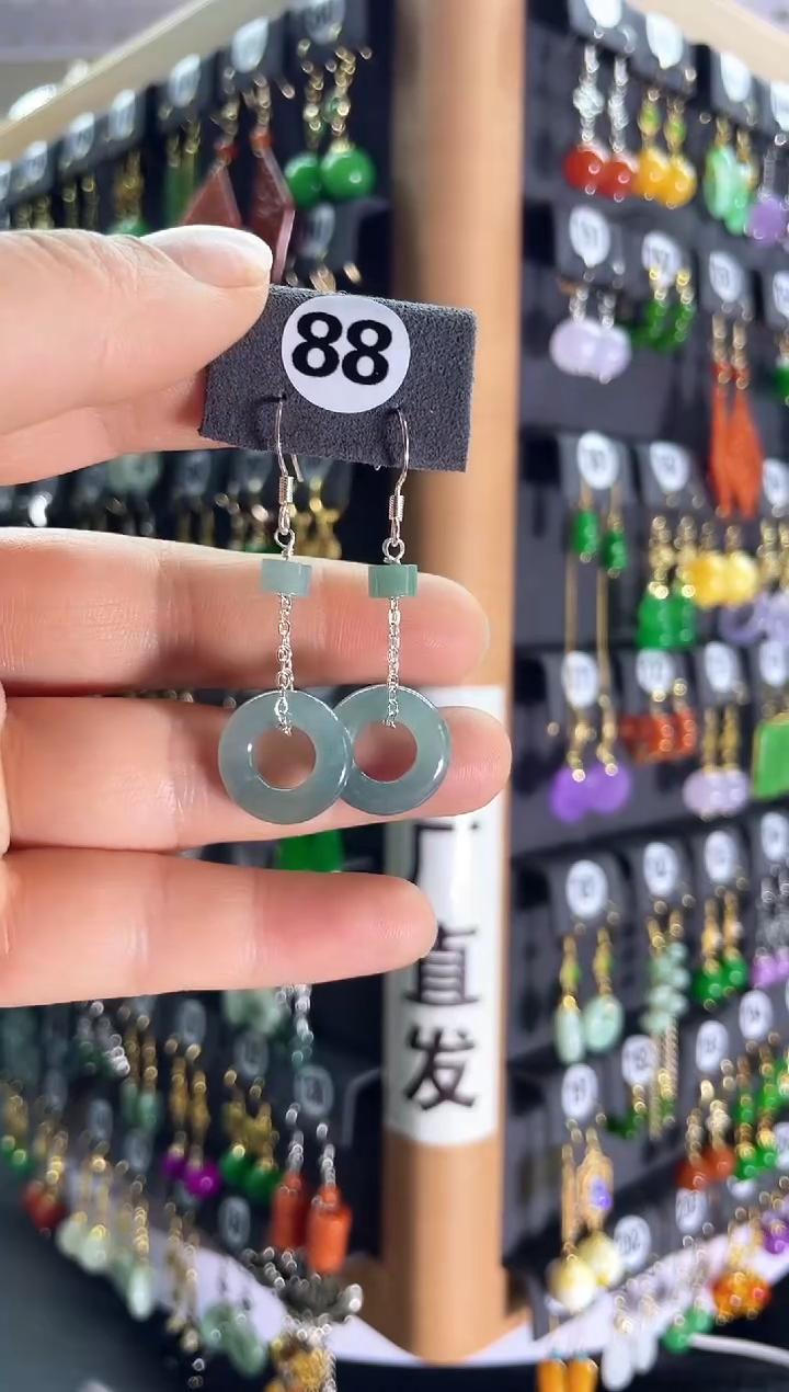 【闪购商品】翡翠耳饰银S925镶嵌88...