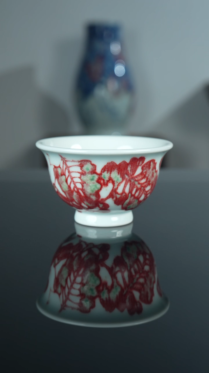 瓷片《紫气东来》釉里红压手杯