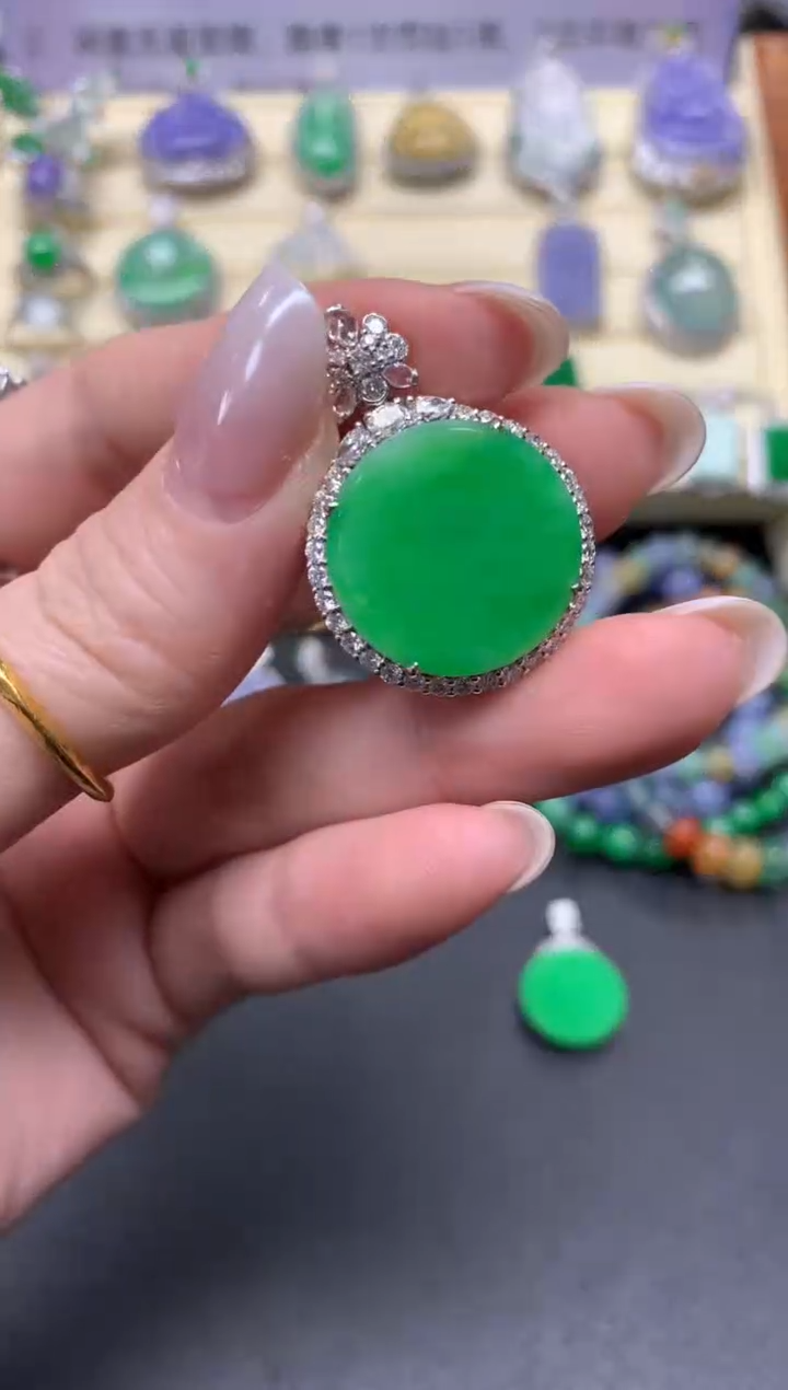 【闪购商品】翡翠吊坠(不含链)18K金镶嵌吊坠|29800+2980