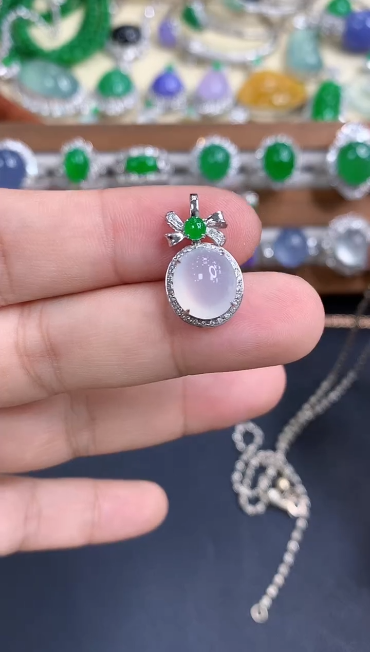 颈饰18K金镶嵌翡翠奶*429-中国好珍宝