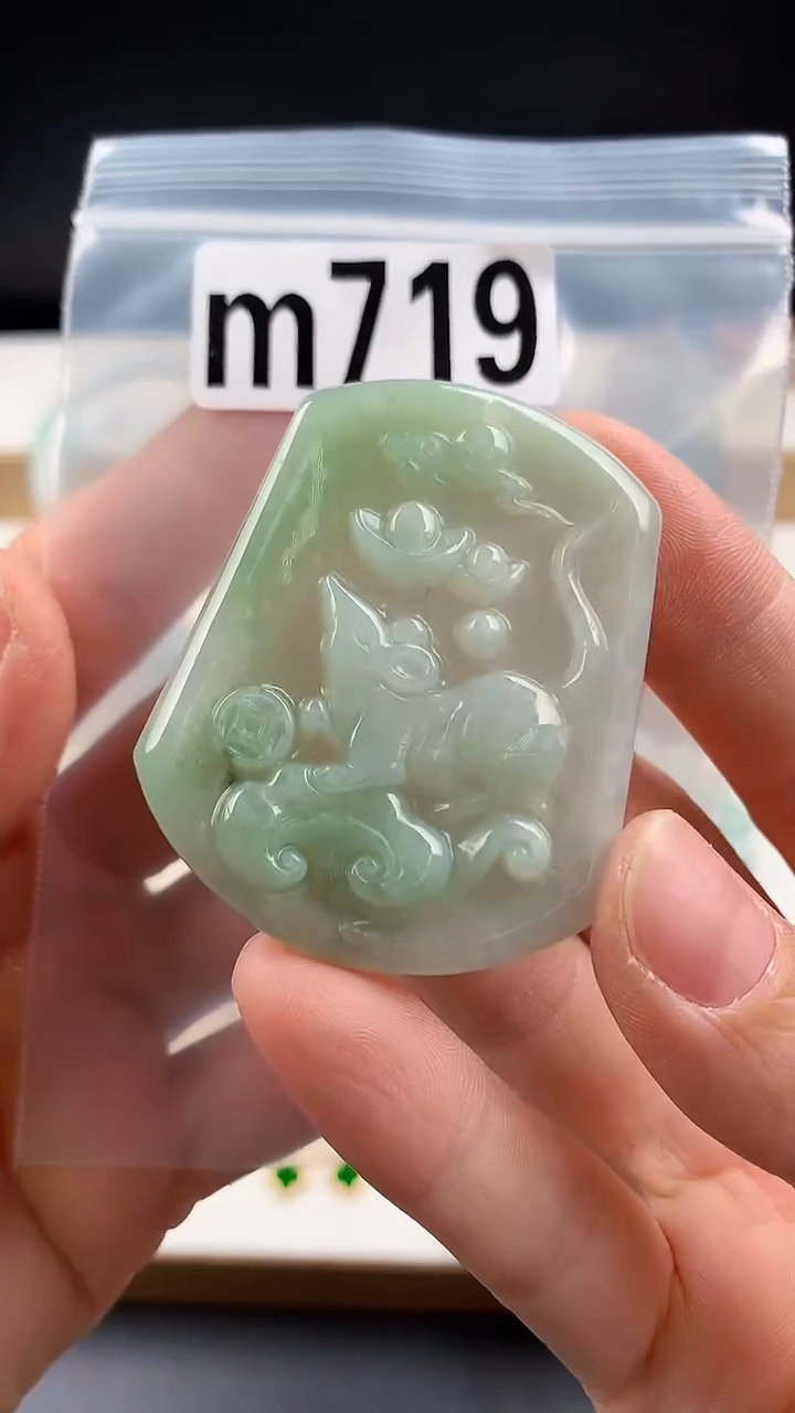颈饰未镶嵌翡翠天然翡翠吊坠挂件